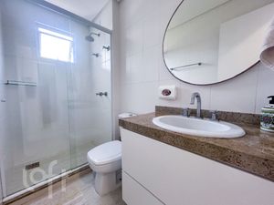 Image 9 - 834507