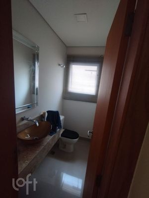 Image 17 - 834537