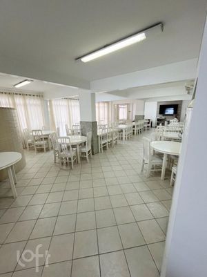 Image 21 - 834627