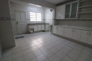 Image 5 - 834646