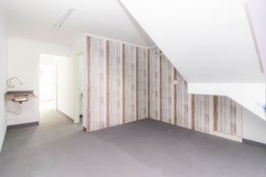 Image 43 - 834716