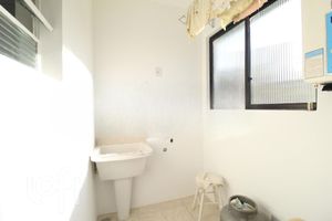 Image 12 - 834735