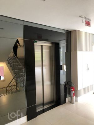 Image 30 - 834746