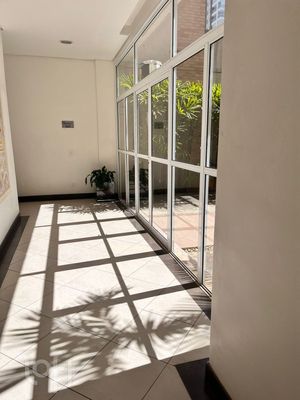 Image 30 - 834761
