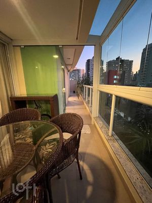 Image 3 - 834852