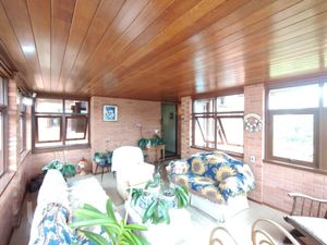 Image 3 - 834885