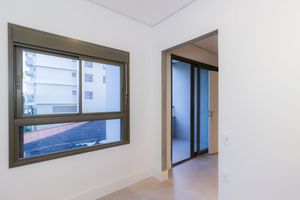 Image 20 - 834915