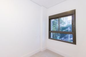 Image 21 - 834915