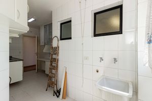 Image 30 - 834941