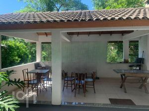 Image 19 - 834986