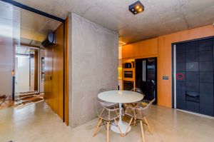 Image 5 - 834987