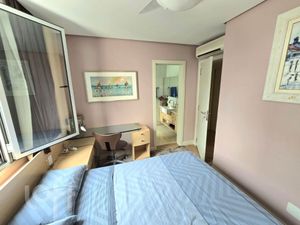 Image 13 - 834994
