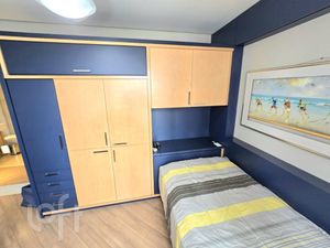 Image 18 - 834994