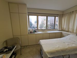 Image 4 - 834999