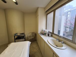Image 6 - 834999
