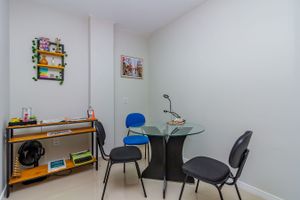 Image 13 - 835012