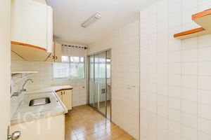Image 10 - 835014