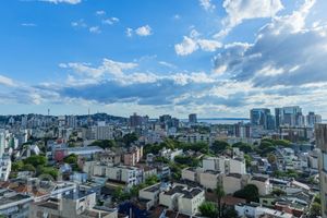 Image 21 - 835342