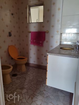Image 30 - 835598