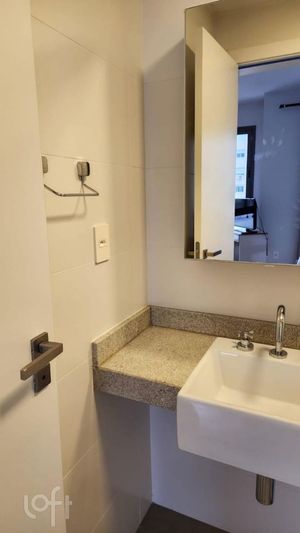Image 15 - 835627