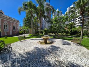 Image 9 - 835636
