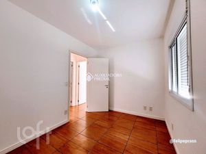 Image 6 - 835688