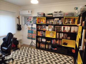 Image 1 - 835777