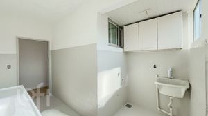 Image 3 - 835795