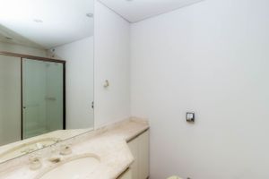 Image 21 - 835809