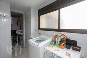 Image 11 - 835829