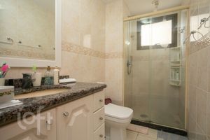 Image 17 - 835829