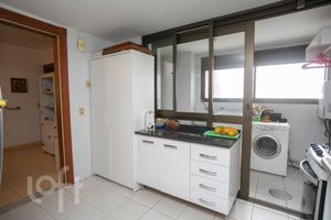 Image 10 - 835829