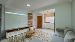 Image 21 - 835830