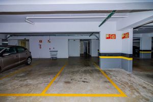 Image 42 - 835883