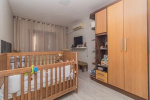 Image 19 - 835958
