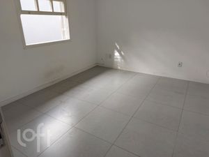 Image 4 - 835978