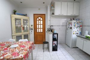 Image 6 - 836020