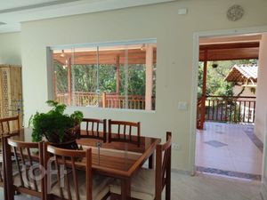 Image 1 - 836057