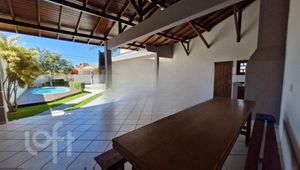 Image 11 - 836295
