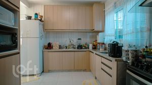 Image 4 - 836332