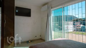 Image 7 - 836332
