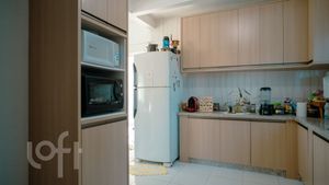 Image 6 - 836332