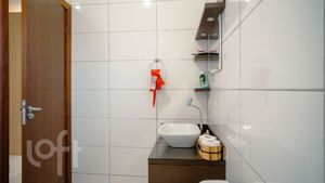 Image 31 - 836332