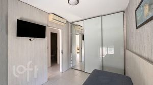 Image 19 - 836438