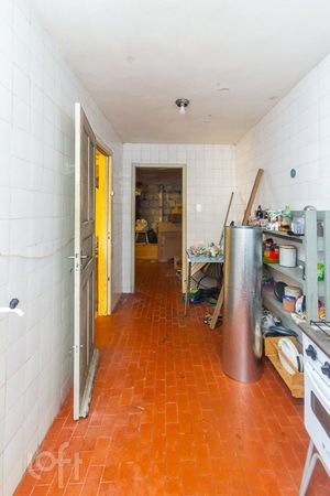 Image 28 - 836747