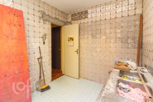 Image 17 - 836747