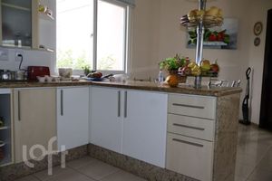 Image 4 - 836757