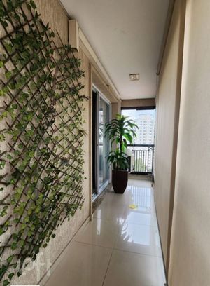 Image 19 - 836796