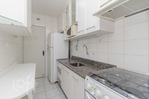Image 8 - 836870