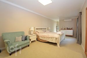 Image 11 - 836902